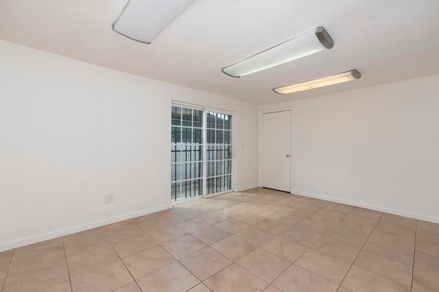 More Photos Of 31 Fulton Ave, Pasadena Light Manufacturing For Sale