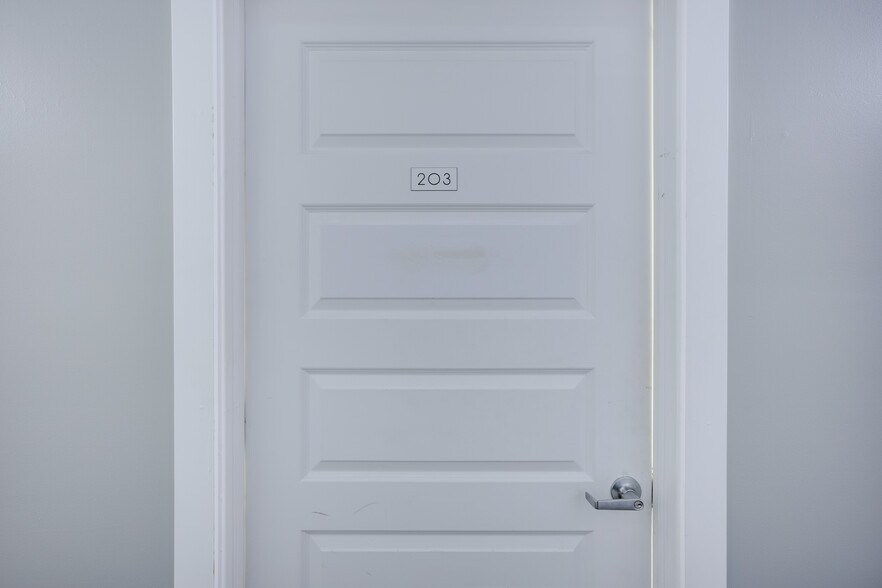 More Photos Of 628 E Parent Ave, Royal Oak Office Residential For Lease