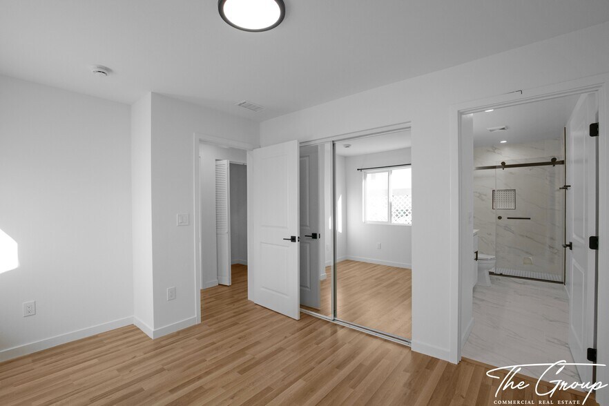 More Photos Of 856 W 47th St, Los Angeles Multifamily For Sale