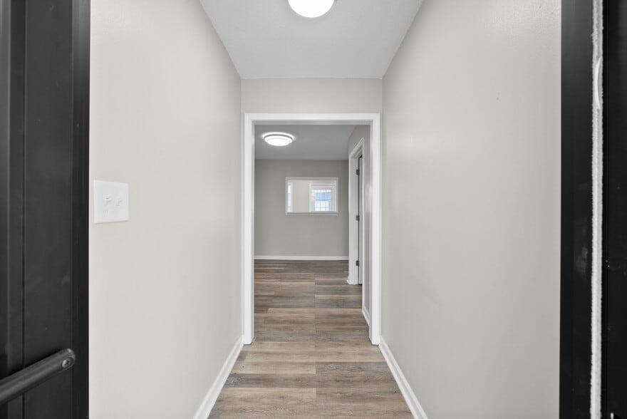 More Photos Of 107 Waterford Dr, Oak Grove Office Residential For Sale