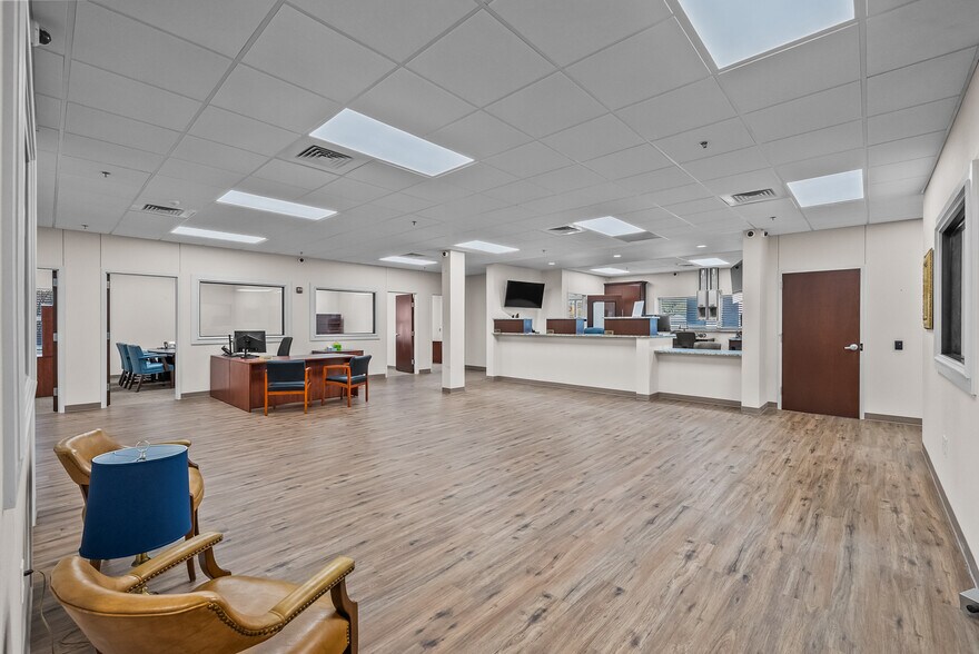 More Photos Of 7202 Slide Rd, Lubbock Medical For Lease