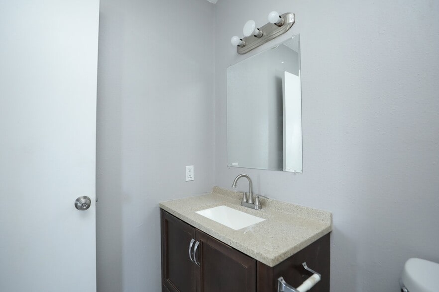 More Photos Of 2910 Old Lane City Rd, Wharton Apartments For Sale