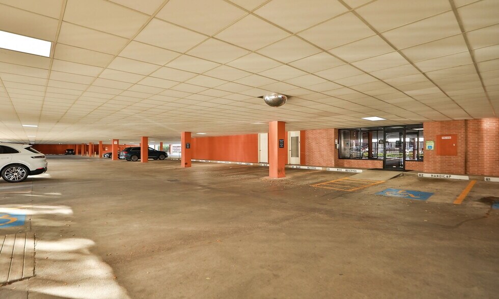 More Photos Of 5252 Westchester St, Houston Office Residential For Lease