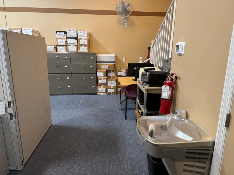 More Photos Of 2323 N State St, Bunnell Flex For Sale