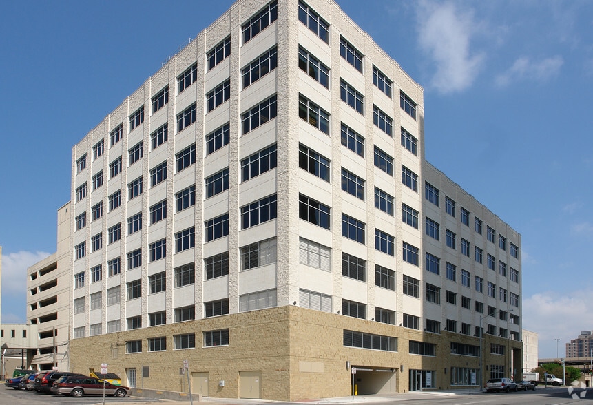 More Photos Of 1108 Lavaca St, Austin Office For Lease