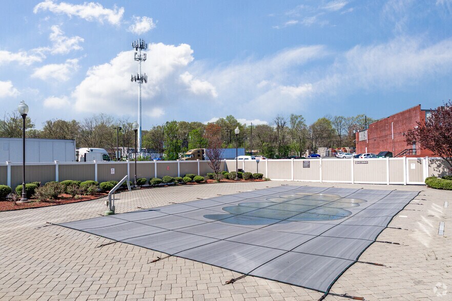 More Photos Of 50 Kenny Pl, Saddle Brook Hospitality For Sale