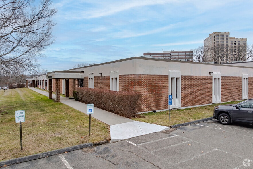 More Photos Of 14-20 Progress Dr, Shelton Office For Lease