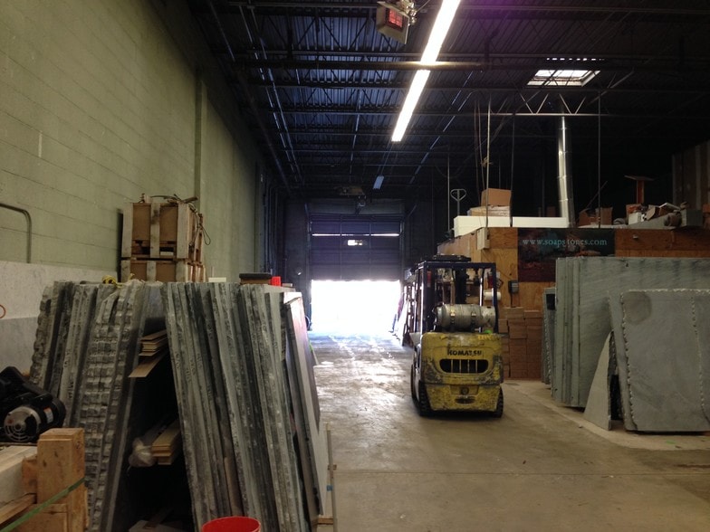 More Photos Of 83-85 Myer St, Hackensack Warehouse For Lease