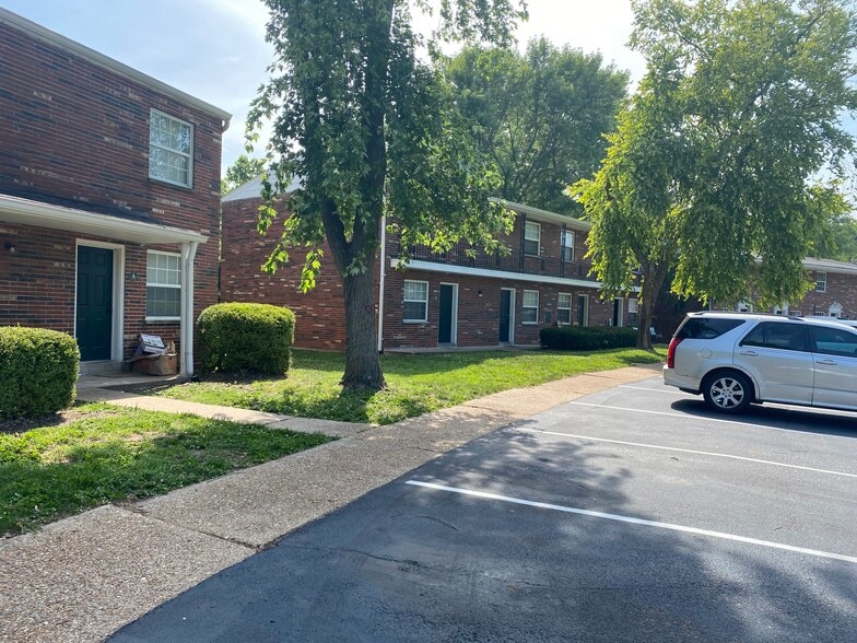 More Photos Of 1624 Northwinds Estates Dr, Saint Louis Apartments For Sale