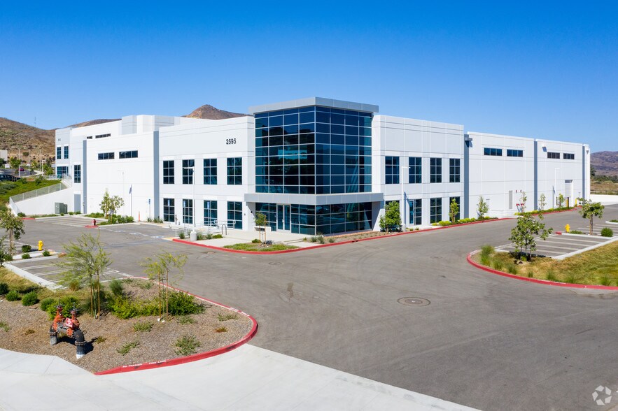 More Photos Of 2455 Conejo Spectrum St, Thousand Oaks Unknown For Lease