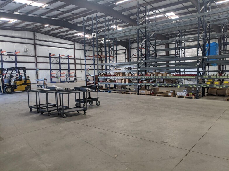 More Photos Of 432 Pioneer Pl, Las Cruces Distribution For Lease