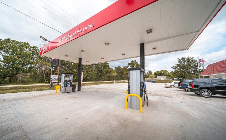 More Photos Of 29176 MO-7, Edwards General Retail For Sale