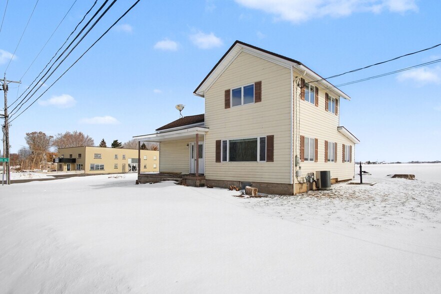 More Photos Of 328 Lake Road East Frk, Hamlin Restaurant For Sale