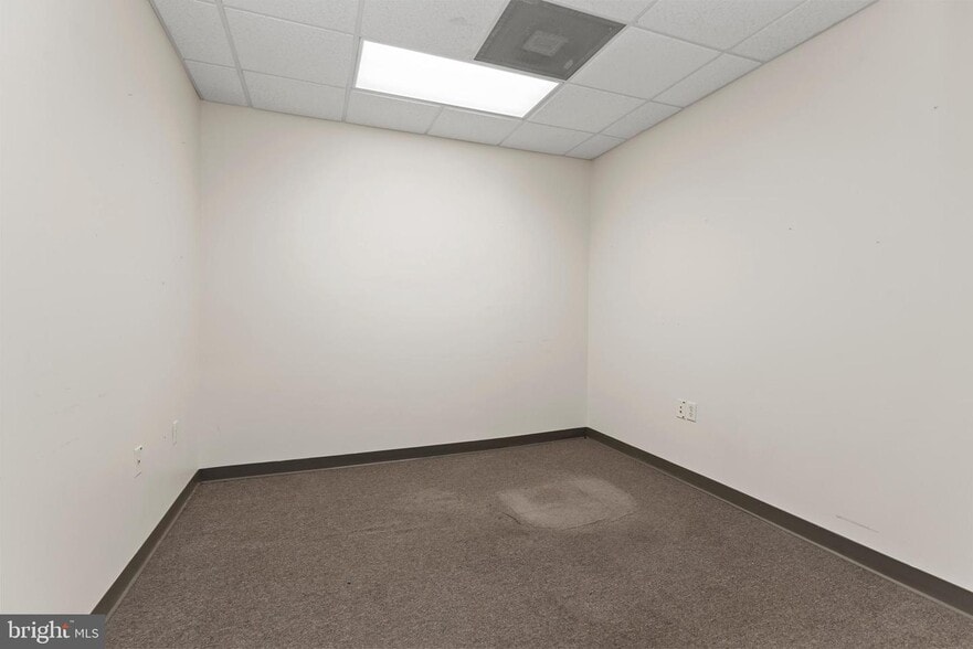 More Photos Of 100 W Franklin St, Hagerstown Office Residential For Lease