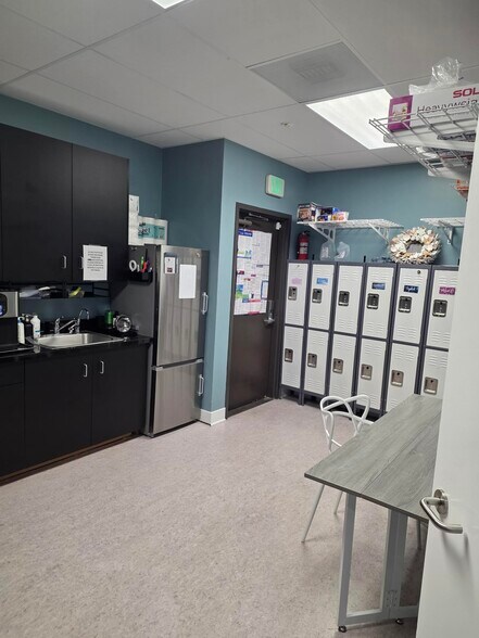 More Photos Of 2121 E Coast Hwy, Newport Beach Medical For Lease