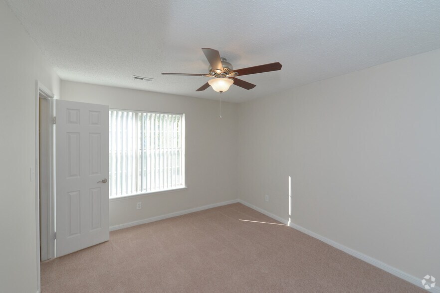More Photos Of 100 Elena St, Cranston Apartments For Sale