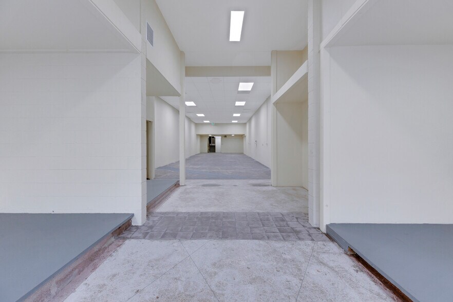 More Photos Of 109-117 E Main St, Alhambra Storefront For Sale