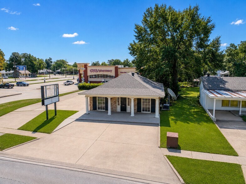 More Photos Of 321 S Main St, Marksville Office For Sale