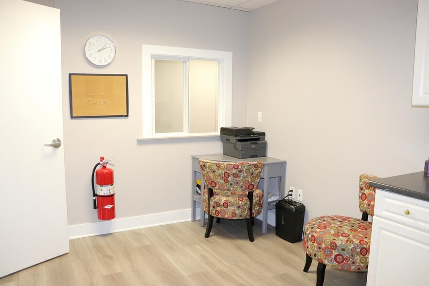 More Photos Of 3930 Walnut St, Fairfax Medical For Sale