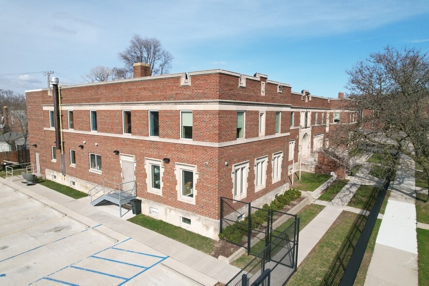 More Photos Of 15255 Mayfield St, Detroit Shelter For Sale