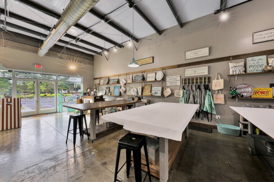 More Photos Of 518 Hollyberry Ln, Orange Park Storefront Retail Office For Lease