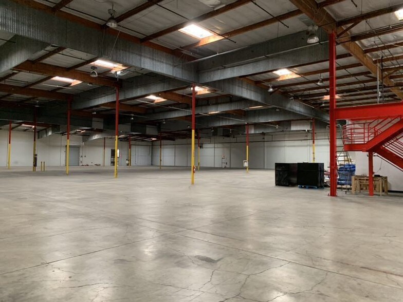 More Photos Of 2323 Main St, Irvine Warehouse For Lease