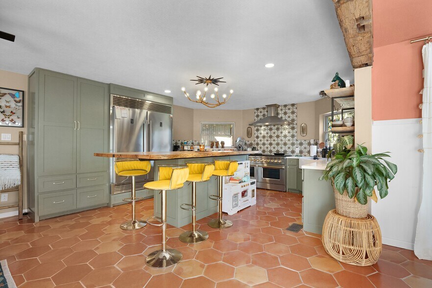 More Photos Of 122 Ouachita River Haven Rd, Pencil Bluff Hotel For Sale