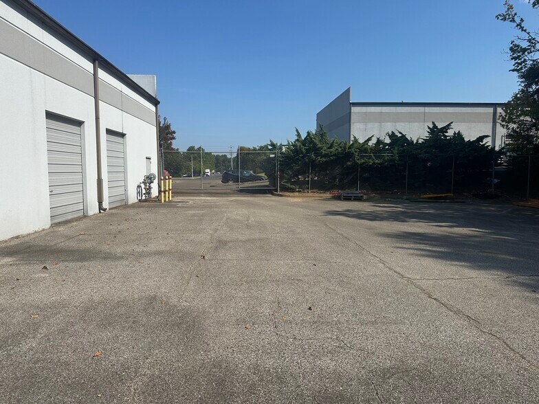 More Photos Of 2115-2155 Spicer Cv, Memphis Unknown For Lease