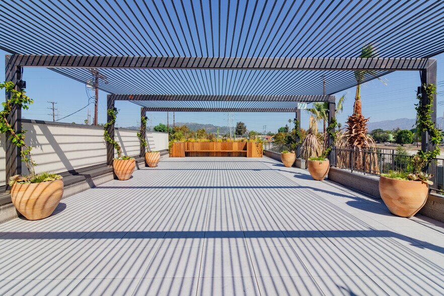 More Photos Of 3021 Gilroy St, Los Angeles Unknown For Sale