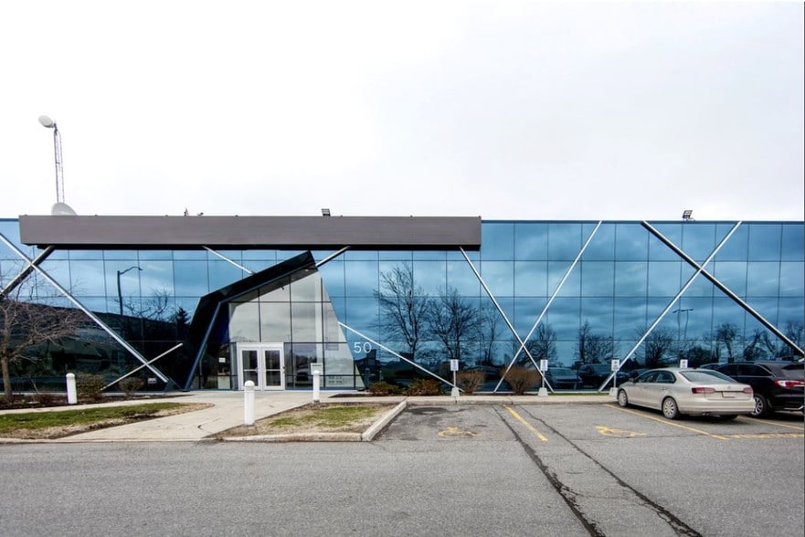 More Photos Of 50 Frank Nighbor Pl, Ottawa Warehouse For Lease