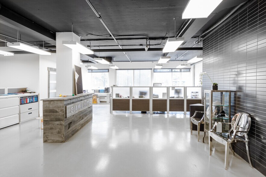 More Photos Of 8815 Av Du Parc, Montréal Loft Creative Space For Sale