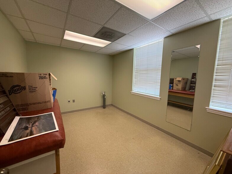 More Photos Of 408 8th St, North Wilkesboro Medical For Lease