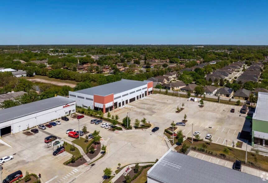 More Photos Of 6769 Curtis St, Orlando Warehouse For Lease