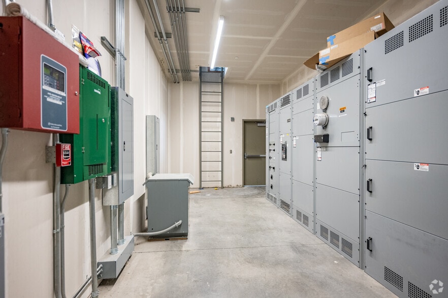 More Photos Of 22801 8th St E, Sonoma Warehouse For Sale