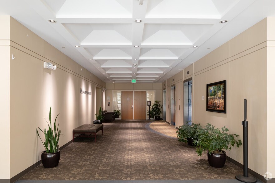 More Photos Of 7901 E Lowry Blvd, Denver Office For Sale