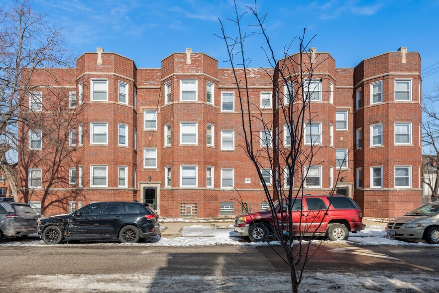 Primary Photo Of 500 E 82nd St, Chicago Apartments For Sale