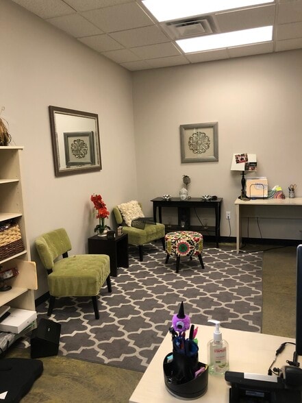 More Photos Of 2340 W Horizon Ridge Pky, Henderson Office For Lease