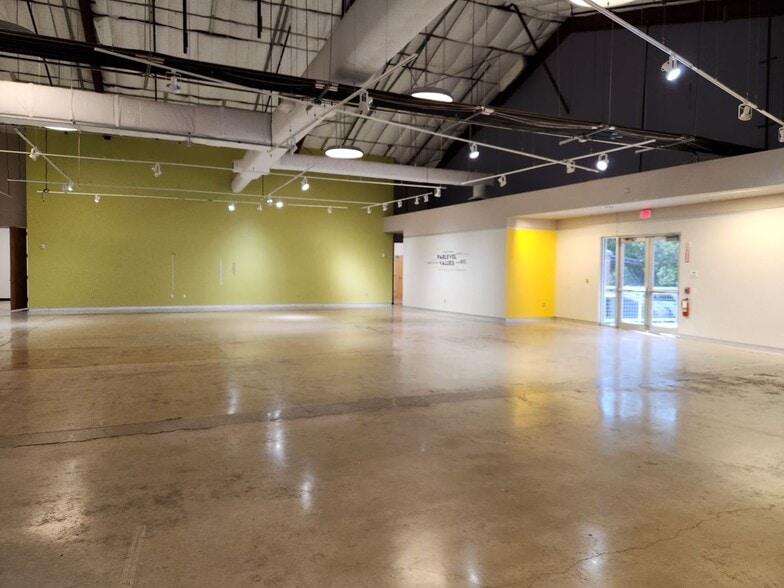 More Photos Of 1518 S Alamo St, San Antonio Loft Creative Space For Lease