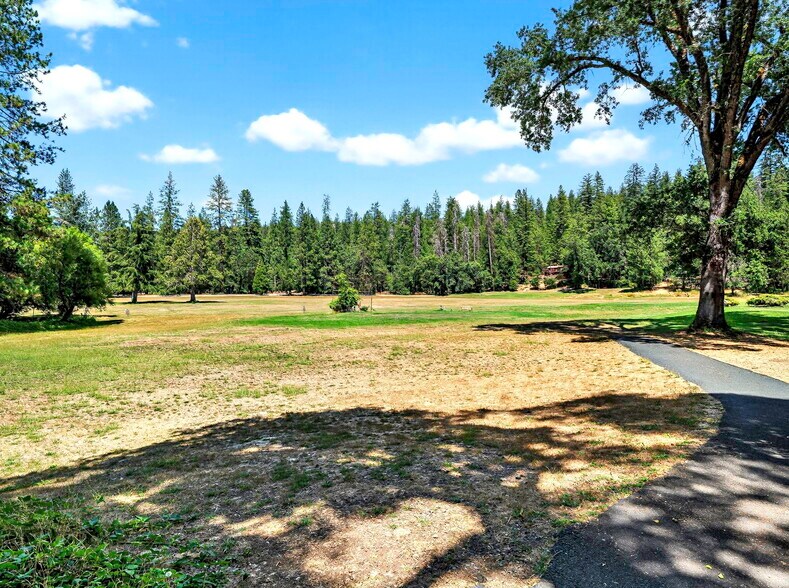 More Photos Of 16451 Golf rd, Cobb Golf Course Driving Range For Lease
