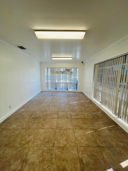 More Photos Of 810 NW 1st Ave, Boca Raton Warehouse For Lease