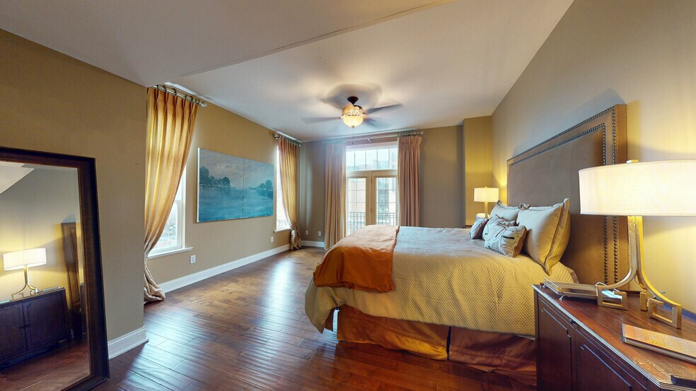 More Photos Of 240 Main St W, Carmel Storefront Retail Residential For Sale