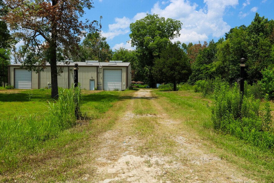 More Photos Of 36 Private Road 6245, Dayton Flex For Lease