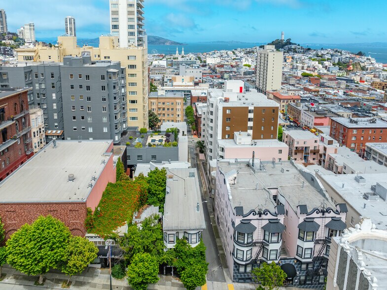 More Photos Of 860 California St, San Francisco Storefront For Sale