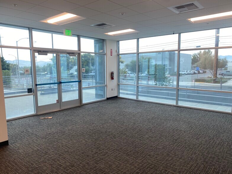 More Photos Of 900 Marlborough ave, Riverside Manufacturing For Lease
