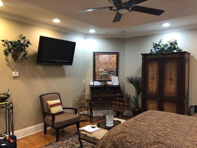 More Photos Of 113 N Main St, Ripley Hotel For Sale