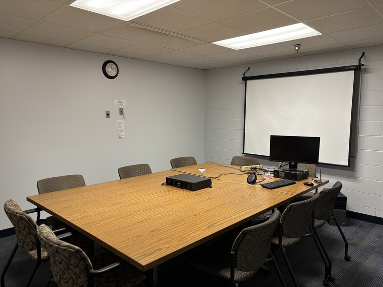 More Photos Of 1490 E 191st St, Euclid Light Manufacturing For Lease