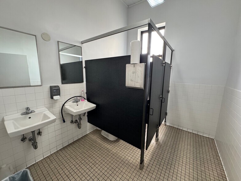 More Photos Of 100 Pennsylvania Ave, Brooklyn Loft Creative Space For Lease