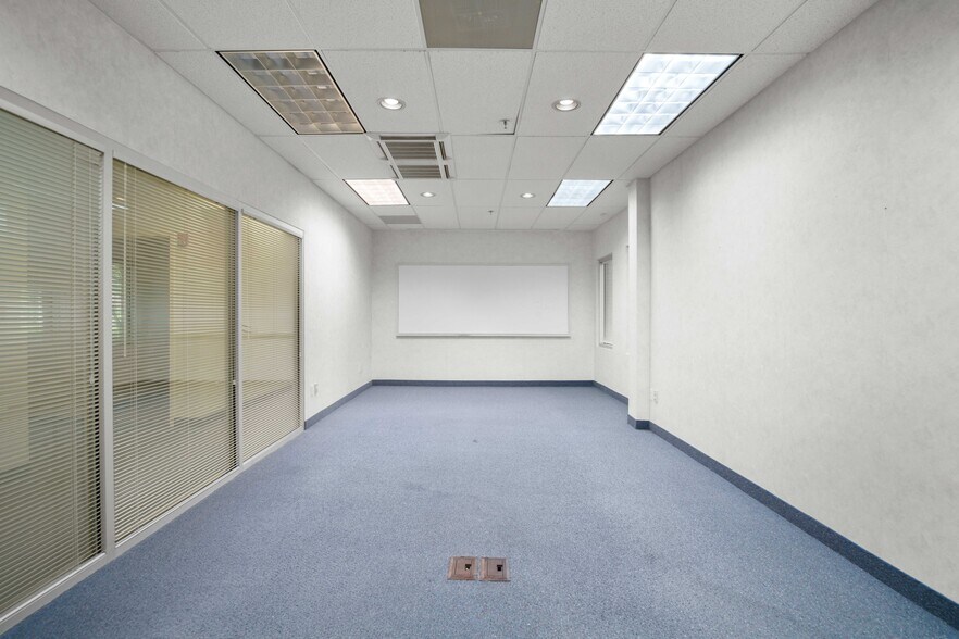 More Photos Of 46650 Corporate Dr, Lexington Park Office For Sale