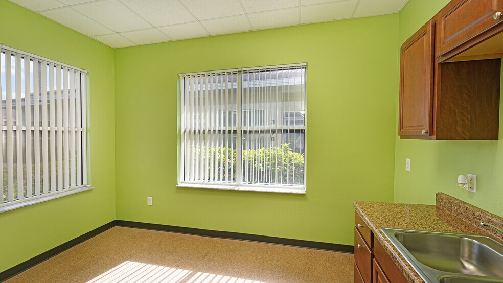 More Photos Of 3950 Sr-64 E, Bradenton Medical For Sale