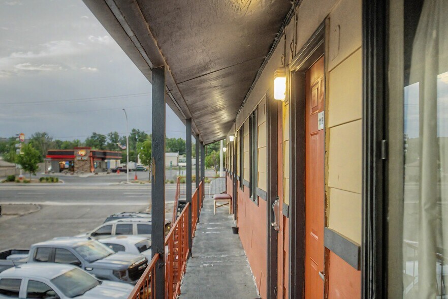 More Photos Of 801 W Broadway Ave, Bloomfield Hotel For Sale